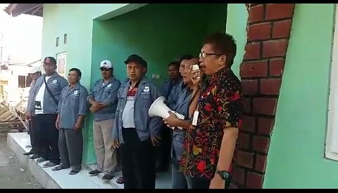 Paguyuban Pedagang Sayur dan Buah Pemalang Melakukan Aksi Unjuk Rasa