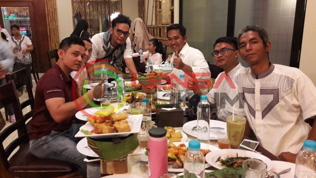 LensaHukum.co.id - Alumni SMU 115 Bukber Ramadhan di Resto Mang Kabayan 1 - Alumni SMU 115 Bukber Ramadhan di Resto Mang Kabayan