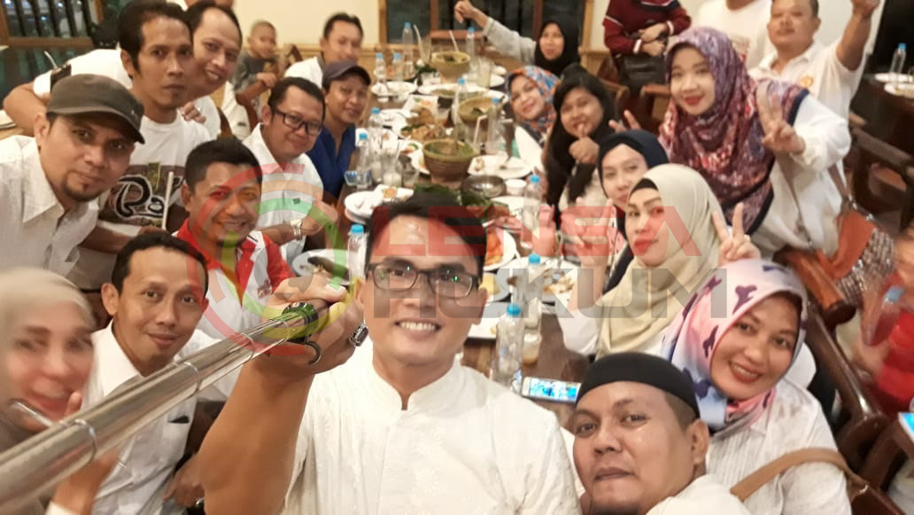 LensaHukum.co.id - Alumni SMU 115 Bukber Ramadhan di Resto Mang Kabayan 5 - Alumni SMU 115 Bukber Ramadhan di Resto Mang Kabayan