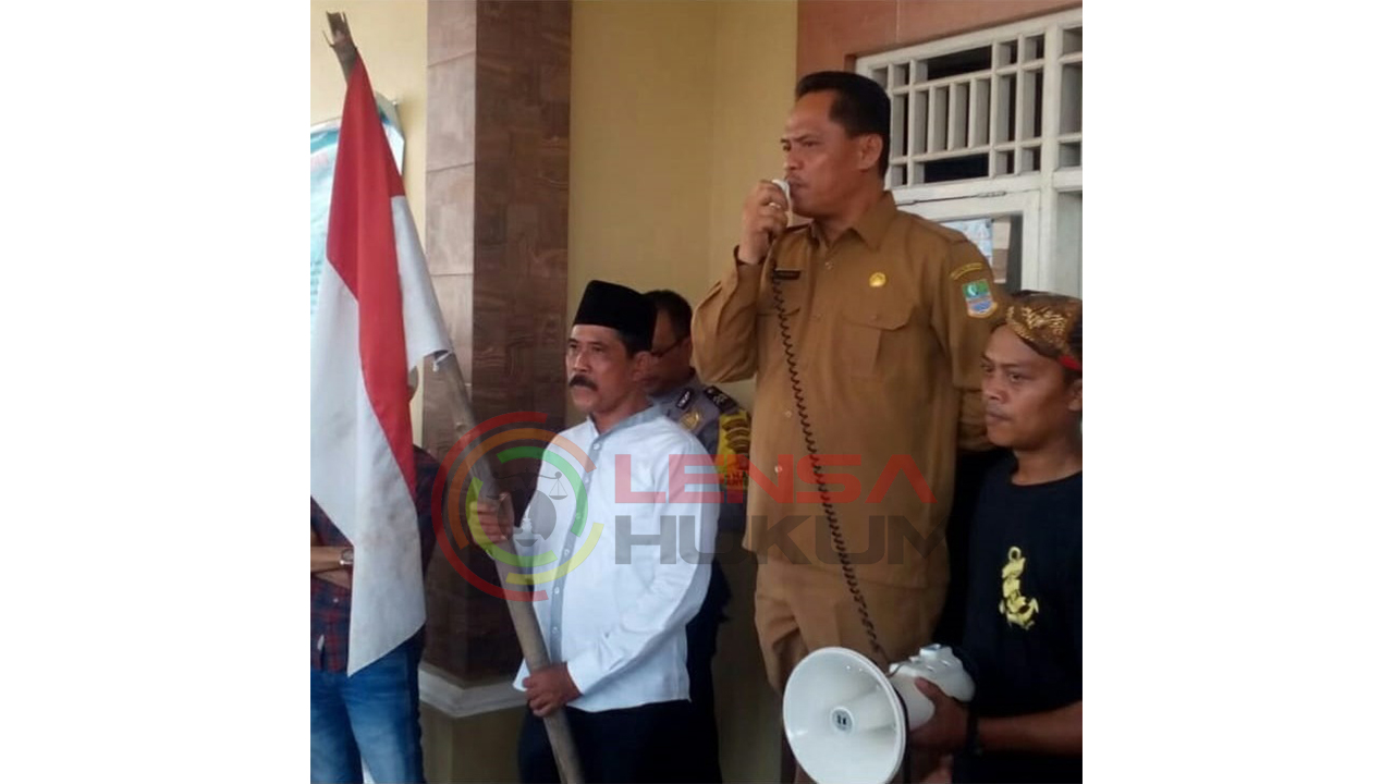 LensaHukum.co.id - Dua Calon Pilkades Satria Mekar Aksi Demo Damai 1 - Dua Calon Pilkades Satria Mekar Aksi Demo Damai