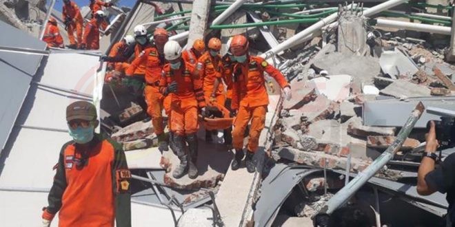 LensaHukum.co.id - Menteri Kesehatan Laksanakan Penanganan Psikis untuk Korban Gempa Palu 1 660x330 - Menteri Kesehatan Laksanakan Penanganan Psikis untuk Korban Gempa Palu