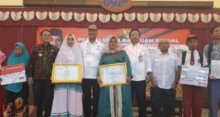 LensaHukum.co.id - 1.000 Warga Kabupaten Bekasi Menerima Bantuan PKH 310x165 - 1.000 Warga Kabupaten Bekasi, Menerima Bantuan (PKH)