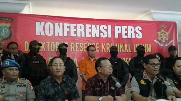 LensaHukum.co.id - IMG 20190412 WA0077 1 588x330 - Satgas Antimafia Bola Serahkan Jokdri ke Kejaksaan