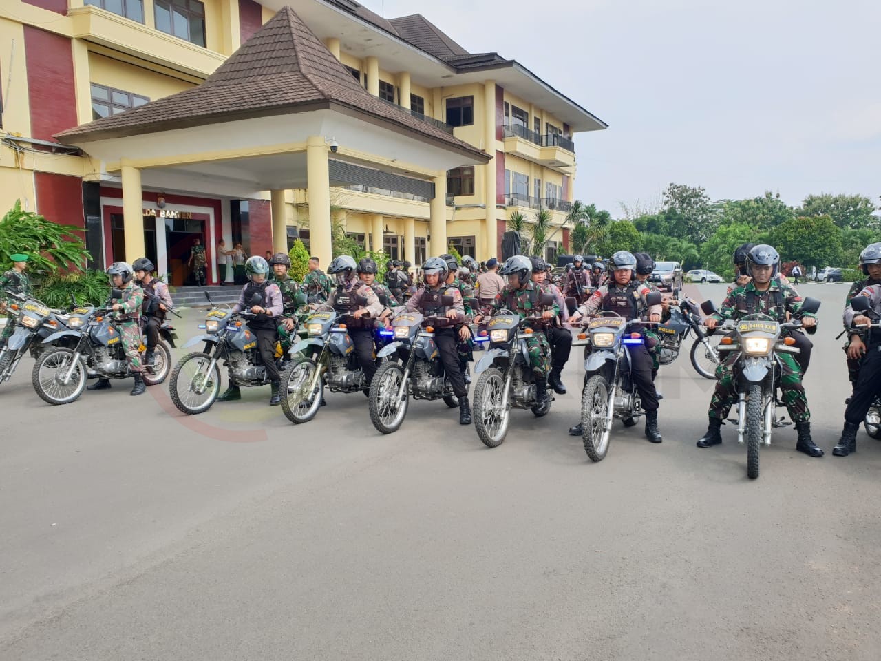 LensaHukum.co.id - IMG 20190416 WA0007 1 - Kapolda Banten Siagakan Brimob Dan TNi Patroli Gabungan