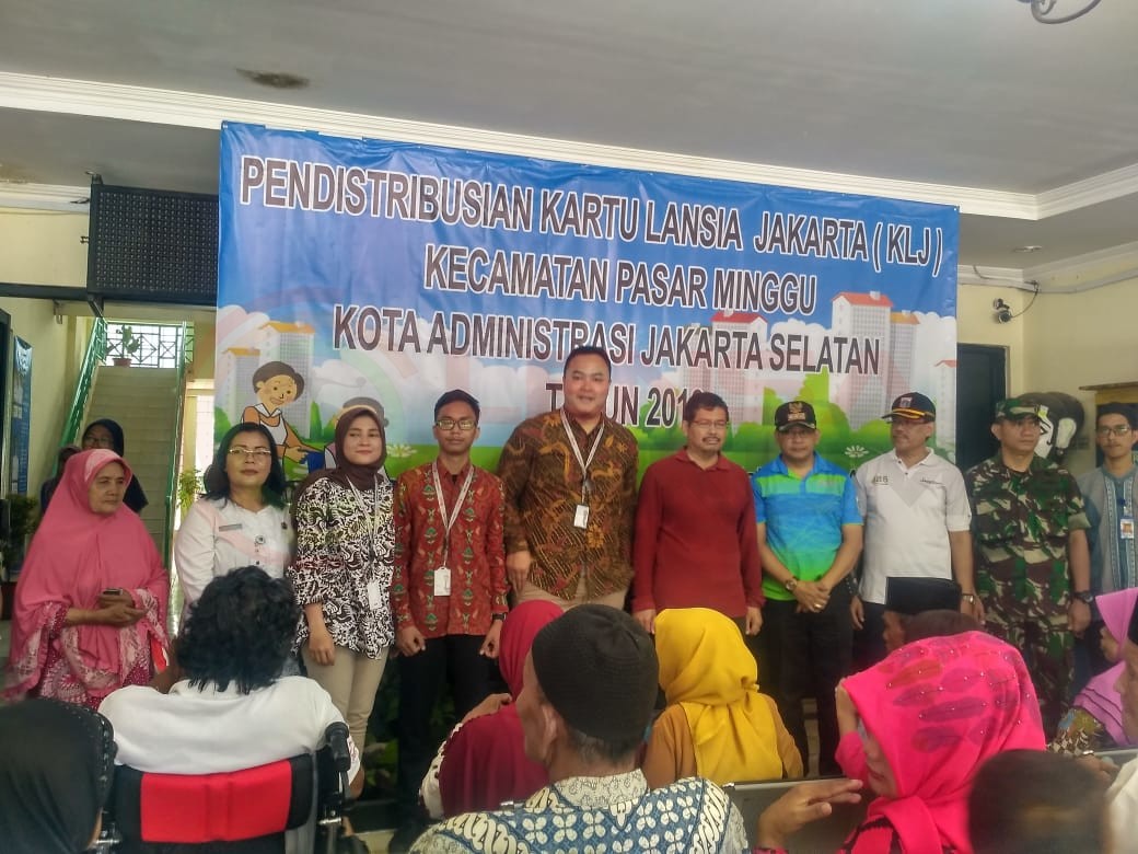 LensaHukum.co.id - IMG 20190426 WA0021 - Walikota Jakarta Selatan Mendistribukan Kartu Jakarta Lansia ( KLJ )