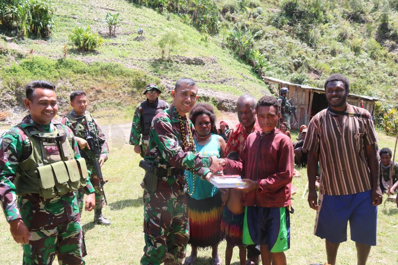 LensaHukum.co.id - IMG 20190428 WA0026 - Deklarasi Setia NKRI Warga Puncak Jaya Serahkan Alat Perang