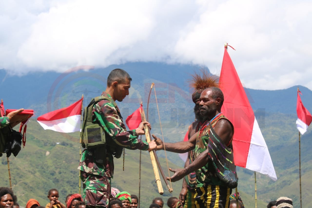 LensaHukum.co.id - IMG 20190428 WA0027 - Deklarasi Setia NKRI Warga Puncak Jaya Serahkan Alat Perang