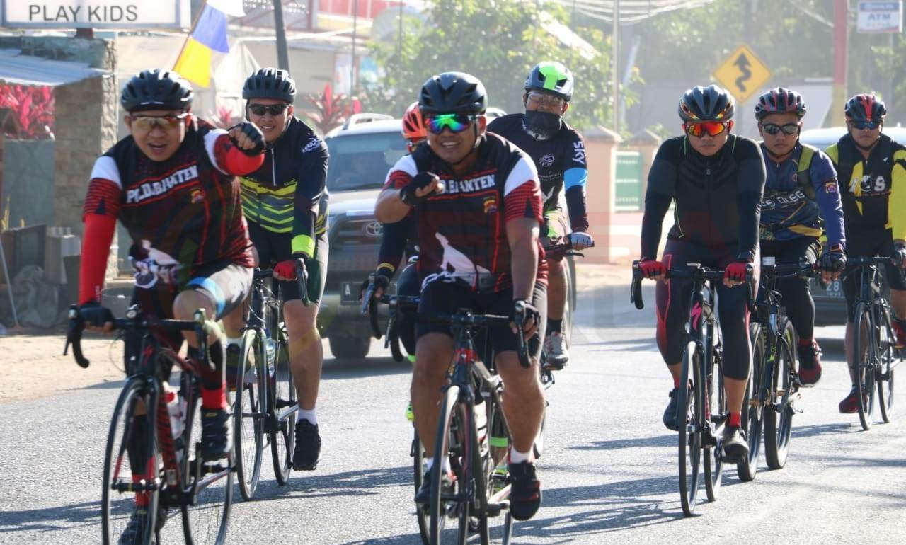 LensaHukum.co.id - Polda Banten Gowes Gembira Sambil Promosikan Wisata 1 - Polda Banten Gowes Gembira Sambil Promosikan Wisata