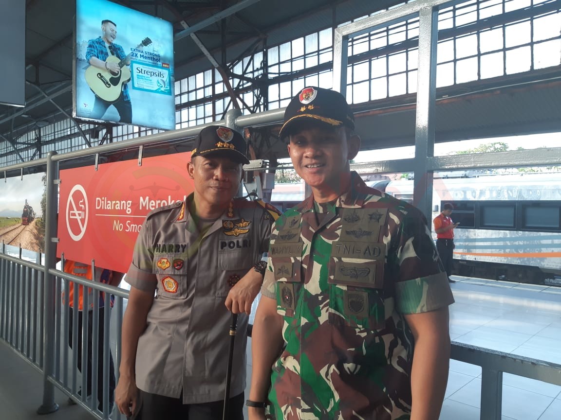LensaHukum.co.id - IMG 20190531 WA0131 - Personil TNI Disiagakan Di Beberapa Stasiun Untuk Jamin Kenyamanan Mudik