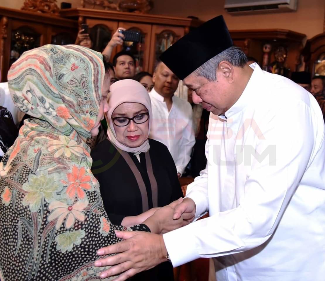 LensaHukum.co.id - IMG 20190602 WA0028 - Presiden Jokowi dan Ibu Iriana Melayat Ibu Ani Yudhoyono