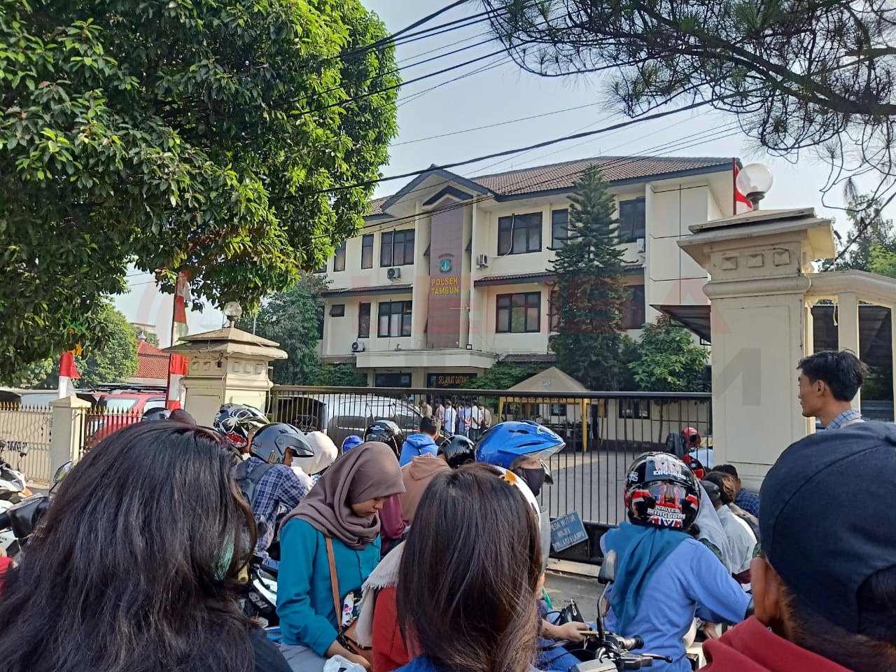 LensaHukum.co.id - IMG 20190618 WA0013 - Polsek Tambun Di Padati Pembuat SKCK