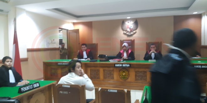 LensaHukum.co.id - IMG 20190624 WA0165 660x330 - Pengacara Kriss Hatta Bacakan 23 Lembar Pledoi