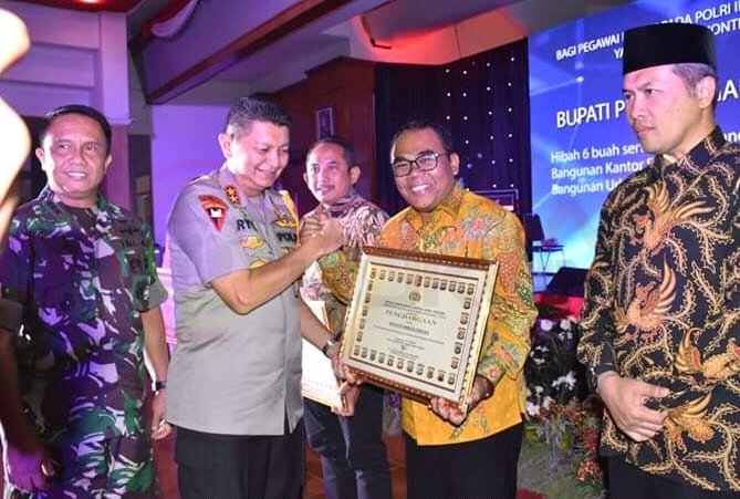LensaHukum.co.id - IMG 20190711 WA0023 - Bupati Pekalongan Terima Penghargaan Dari Kapolda Jateng Di HUT Bhayangkara Ke-73