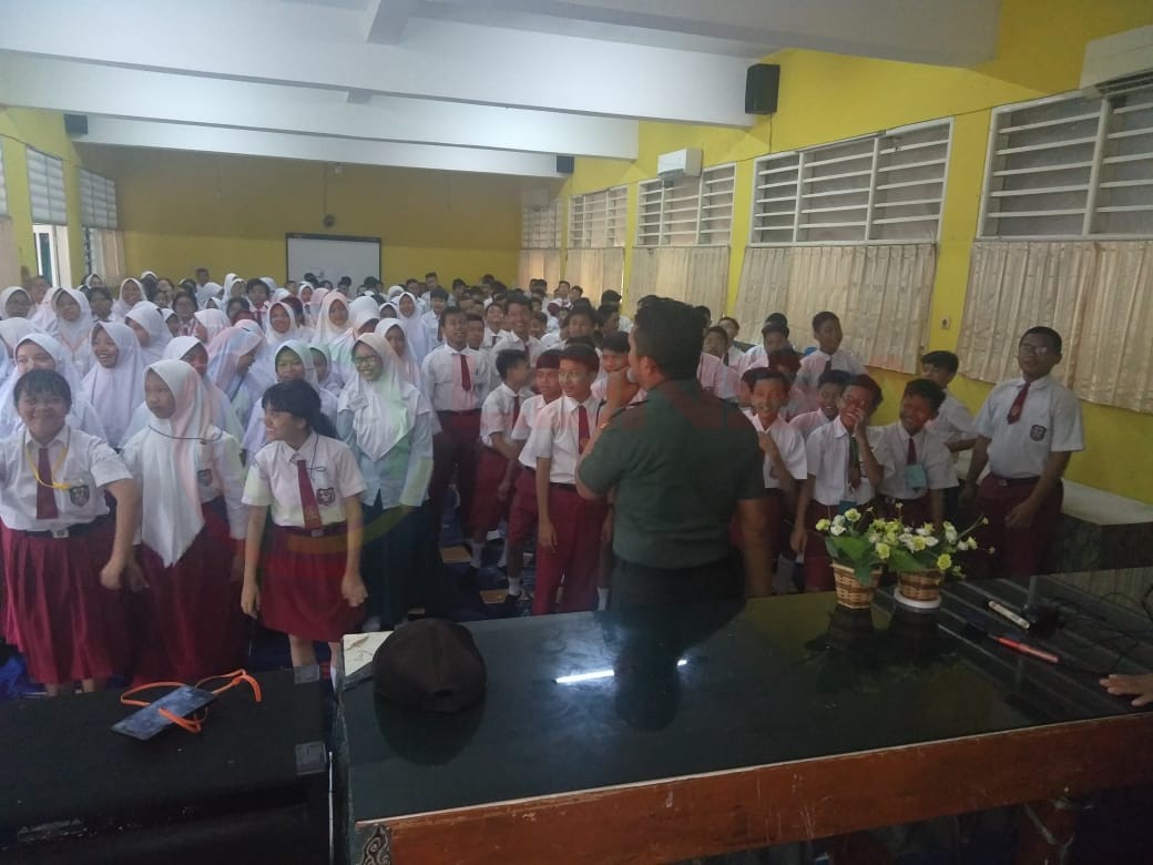 LensaHukum.co.id - IMG 20190716 WA0139 - Semangat Generasi Muda SMPN 155 Cikoko Giat Wasbang Oleh Koramil 02 MP