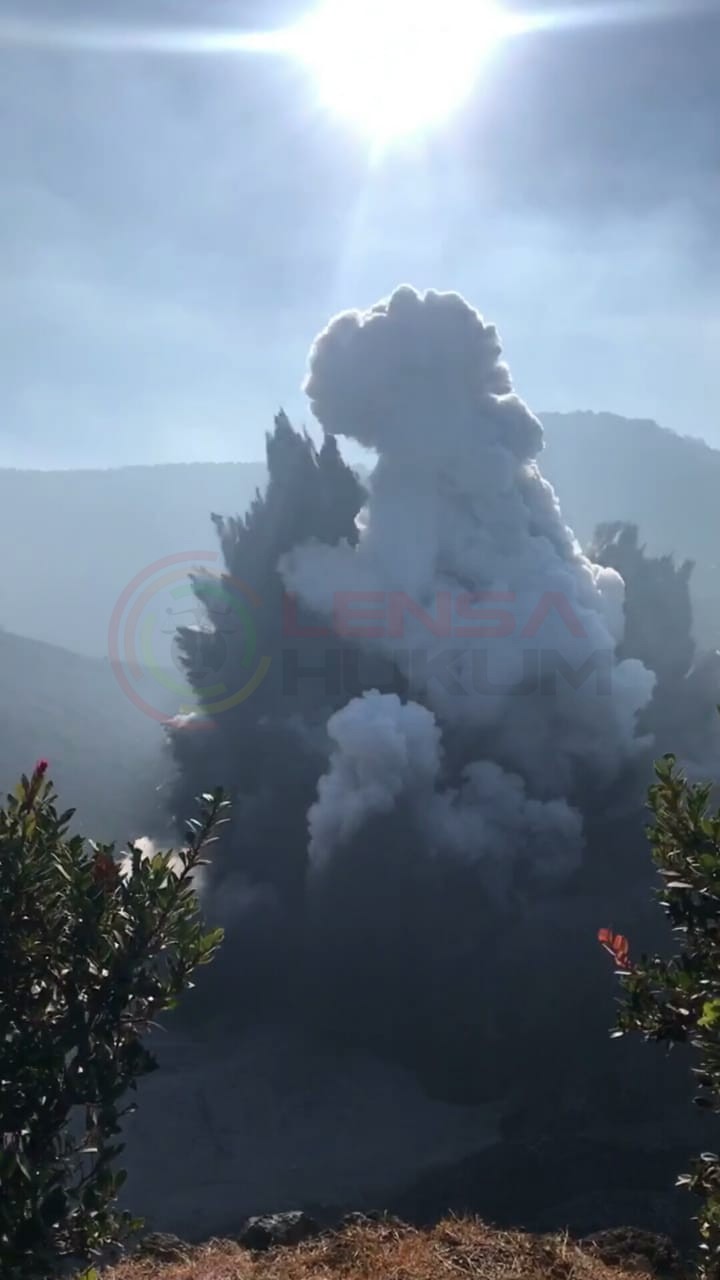 LensaHukum.co.id - IMG 20190726 WA0084 - Gunung Tangkuban Perahu Jawa Barat Mengeluarkan Abu Vulkanik