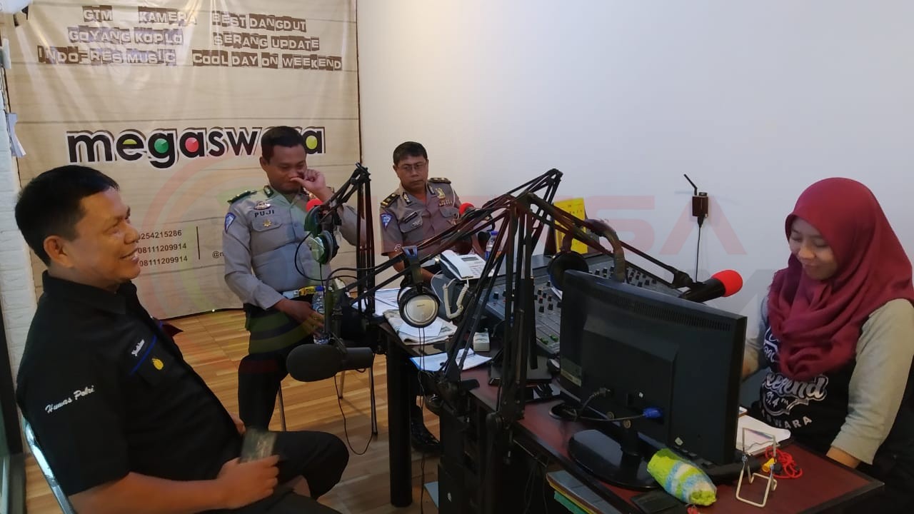 LensaHukum.co.id - IMG 20190730 WA0084 - Ditlantas Polda Banten Sampaikan Pesan Tentang Mekanisme E-Tilang Melalui Radio
