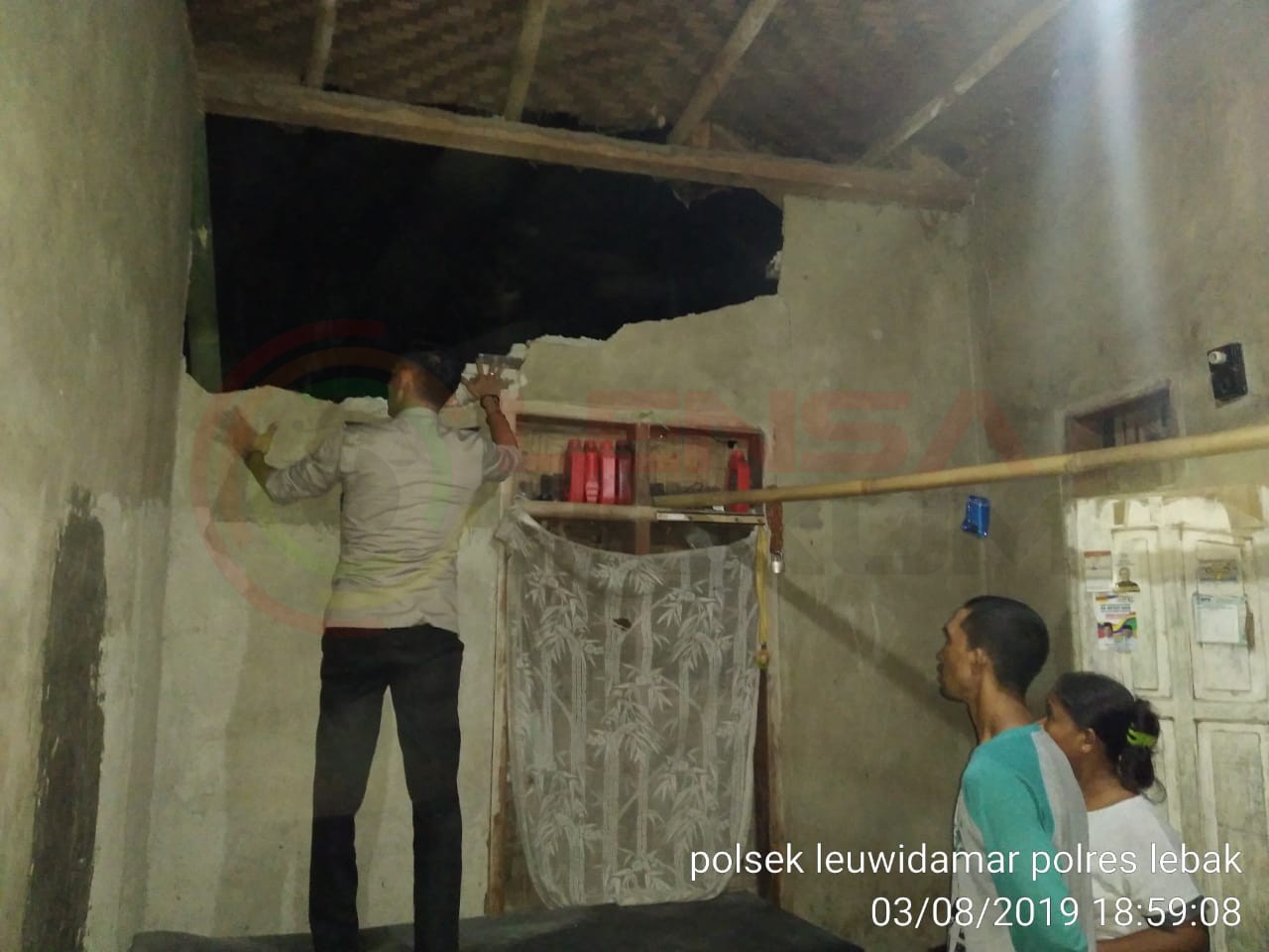 LensaHukum.co.id - IMG 20190804 WA0089 - Pasca Gempa Polres Lebak Patroli Ke Perumahan Warga