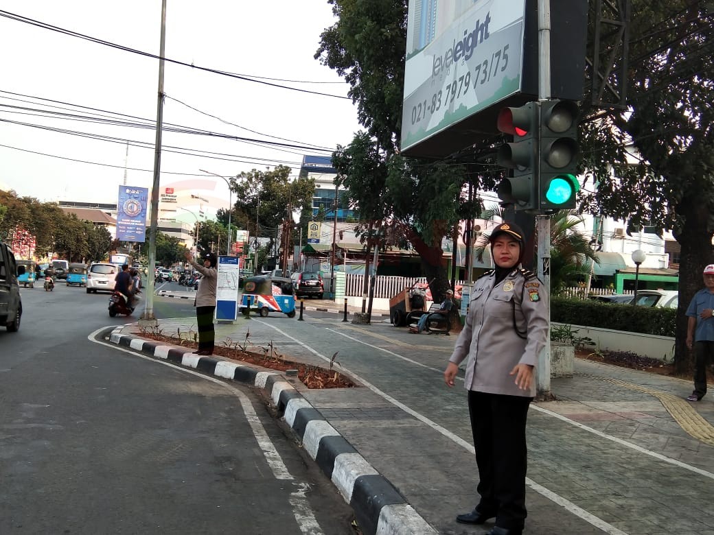 LensaHukum.co.id - IMG 20190830 WA0062 - Memperingati Hari Jadi Polwan Ke -71 Tahun 2019 Polres Metro Jakarta Timur Melaksanakan Pengaturan Di 17 Titik Rawan Padat  Lalu Lintas