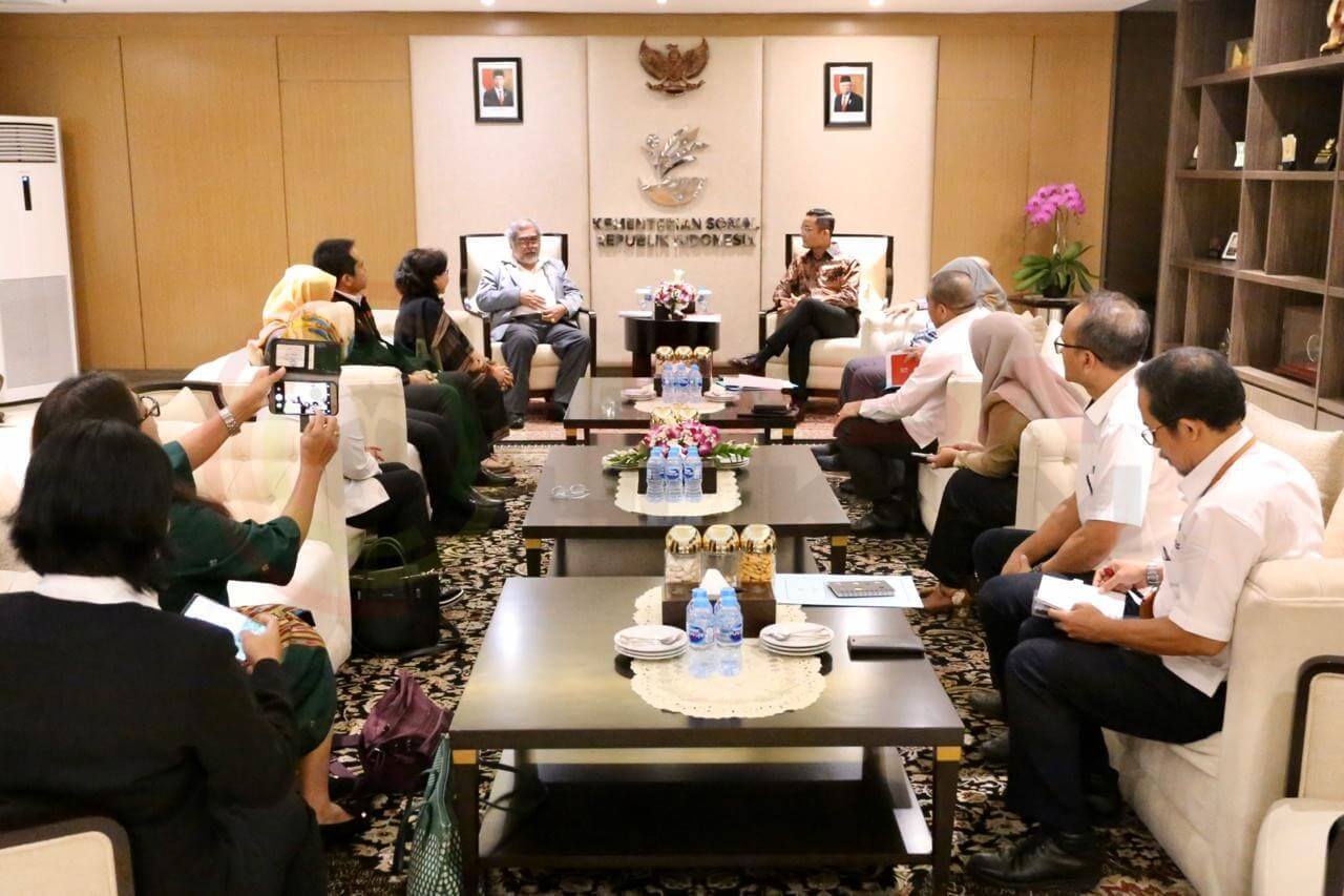 LensaHukum.co.id - IMG 20191104 WA0031 - Dewan Komisioner Komnas Perlindungan Anak Bertemu Menteri Sosial