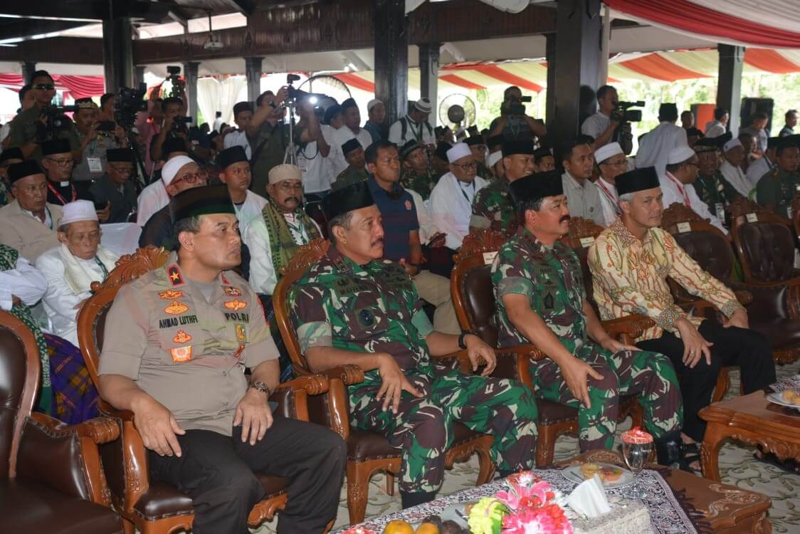 LensaHukum.co.id - IMG 20191208 WA0006 - Danrem 071 Wijayakusuma Hadiri Silatnas Ulama,Umaro,TNI dan Polri Di Kajen Kabupaten Pekalongan