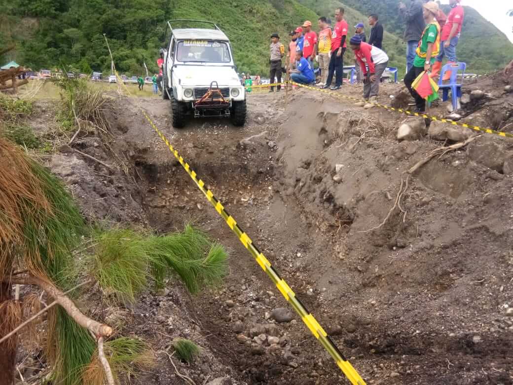 LensaHukum.co.id - IMG 20191208 WA0064 - Puluhan Peserta Pencinta Offroader Jajali Sirkuit Rintangan Maut Di Takengon