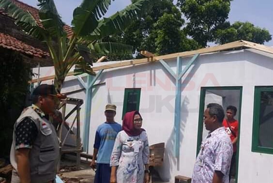 LensaHukum.co.id - IMG 20191214 WA0066 - Wakil Bupati Serahkan Bantuan Tinjau Akibat Puting Beliung