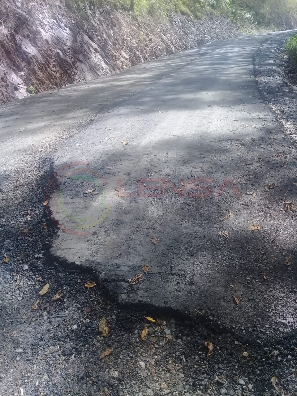 LensaHukum.co.id - IMG 20191220 WA0038 - Proyek Peningkatan Jalan Bandara Rembele Puncak Origon Diduga Dikerjakan Asal Jadi