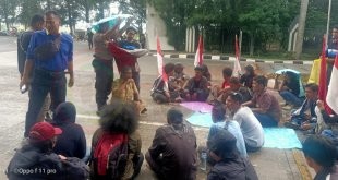 LensaHukum.co.id - IMG 20191231 WA0000 310x165 - Kadis PUPR Kabupaten Bekasi Dan Pendemo Tidak Mundur Walau Di Guyur Hujan