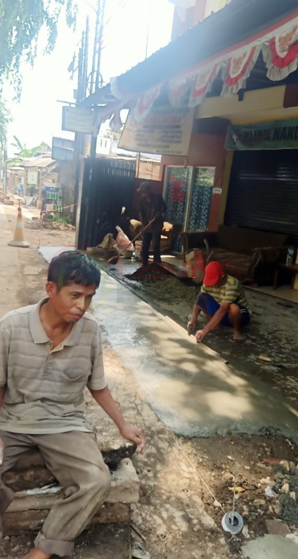 LensaHukum.co.id - Screenshot 20191220 064112 Gallery - Warga Setiadarma Keluhkan Tanah Di Pinggir Jalan Pekerjaan Proyek Drainase Yang Semraut