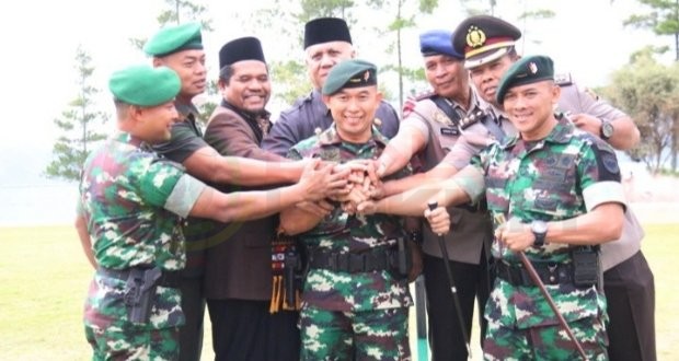 LensaHukum.co.id - IMG 20200111 WA0038 620x330 - Bupati Bener Meriah Tgk.H.Sarkawi Hadiri Acara Serah Terima Jabatan Danyonif Rk