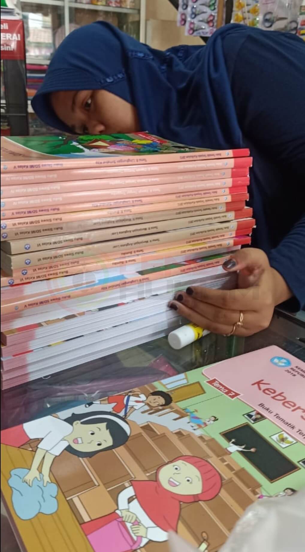 LensaHukum.co.id - Screenshot 20200305 232117 Gallery - LSM Penjara Kecam Toko Buku Jual Buku Milik Kemendikbud Wilayah Desa Wanajaya Kabupaten Bekasi