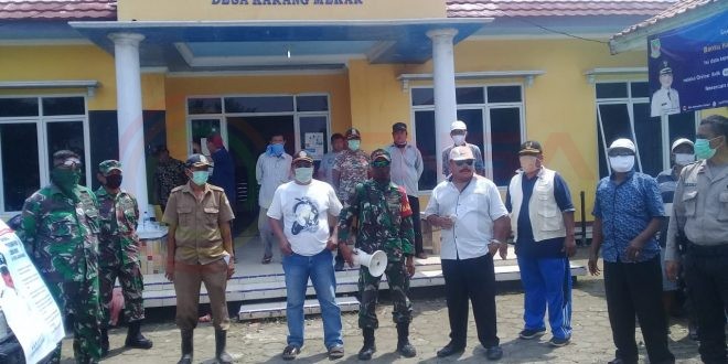 LensaHukum.co.id - IMG 20200403 WA0030 660x330 - Pemdes Karang Mekar Laksanakan Penyemprotan Disinfektan Masal Keliling Antisipasi Penyebaran Covid 19