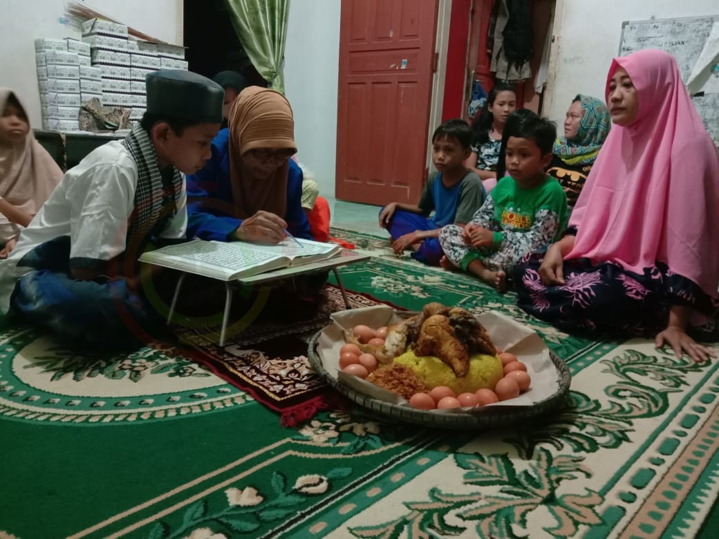 LensaHukum.co.id - IMG 20200719 WA0005 - Warga Daya Baru Pala Ketika Mengaji Naik Djuz 15 Al-Qur'an Adakan Tradisi " Bebace "