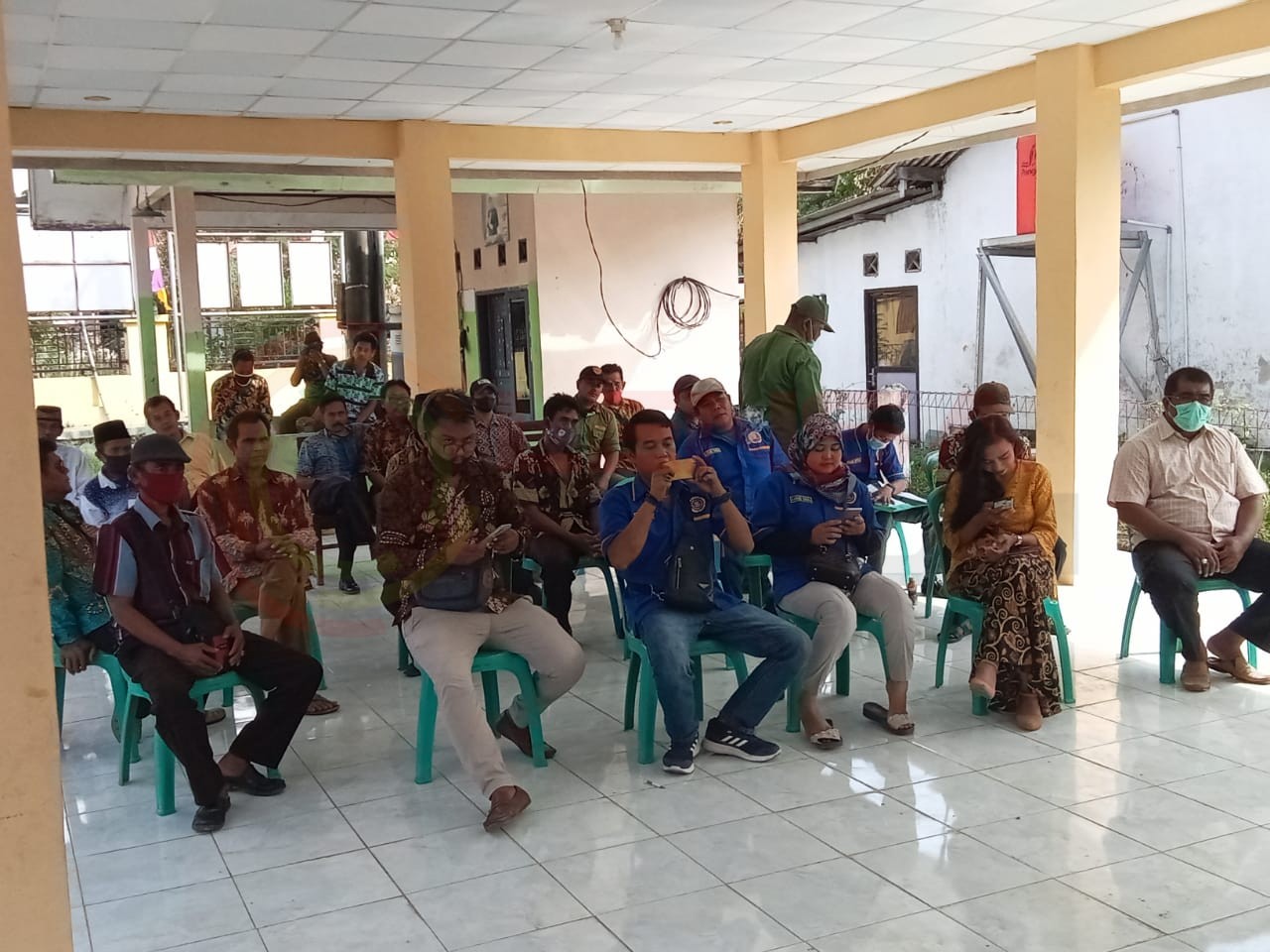 LensaHukum.co.id - IMG 20200813 WA0009 - Kades Hegar Manah Kecamatan Cikarang Timur Adakan Rutinitas Rapat Minggon