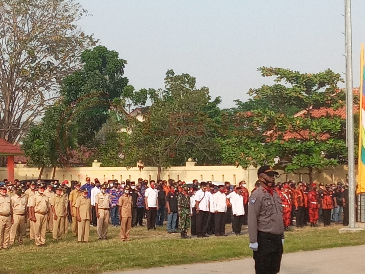 LensaHukum.co.id - IMG 20200817 WA0041 - Camat Kedung Waringin Pimpin Upacara Kenaikan Bendera Dihari HUT RI Ke 75