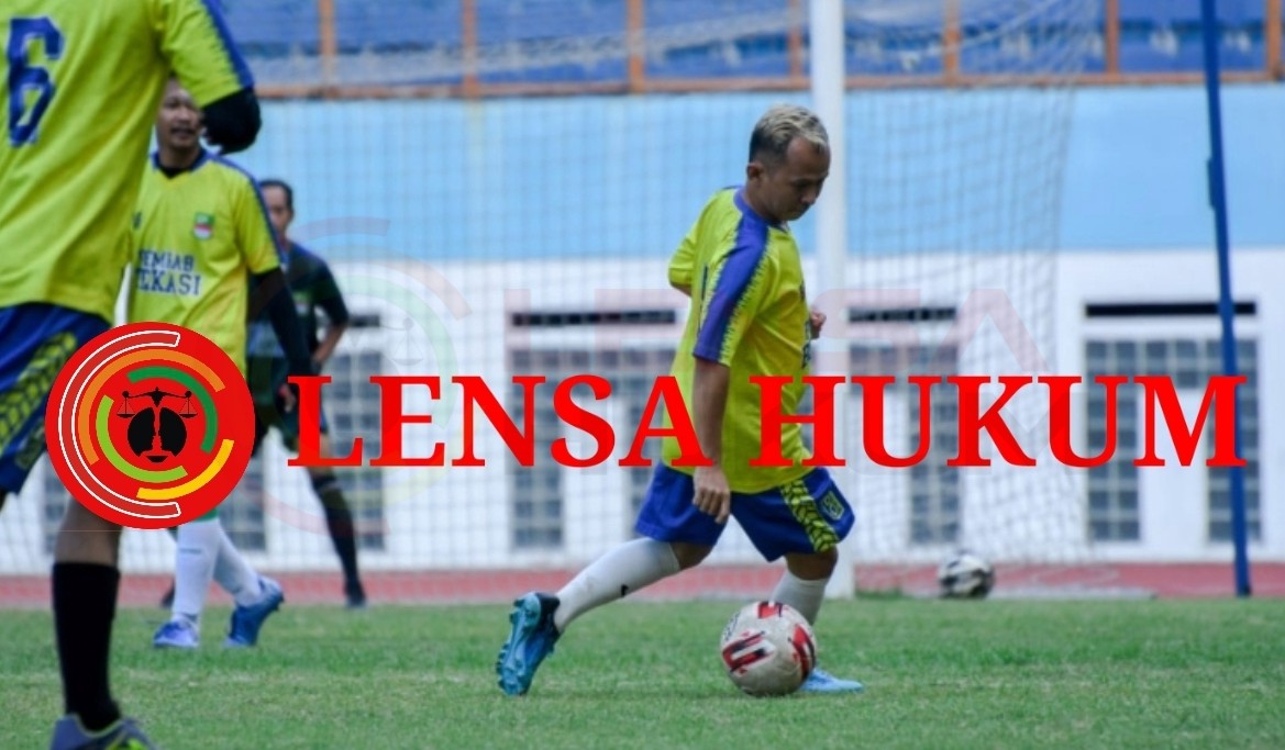 LensaHukum.co.id - Screenshot 20201004 202148 KineMaster - Turnamen Kompetisi Sepakbola Tanpa Dihadiri Penonton di Stadion Wibawa Mukti Kabupaten Bekasi