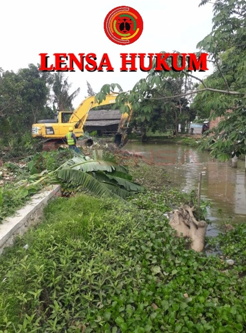 LensaHukum.co.id - Screenshot 20201127 173819 KineMaster - Proyek Siluman Normalisasi Kali Caringin Pembetokan Desa Sukamakmur Kabupaten Bekasi