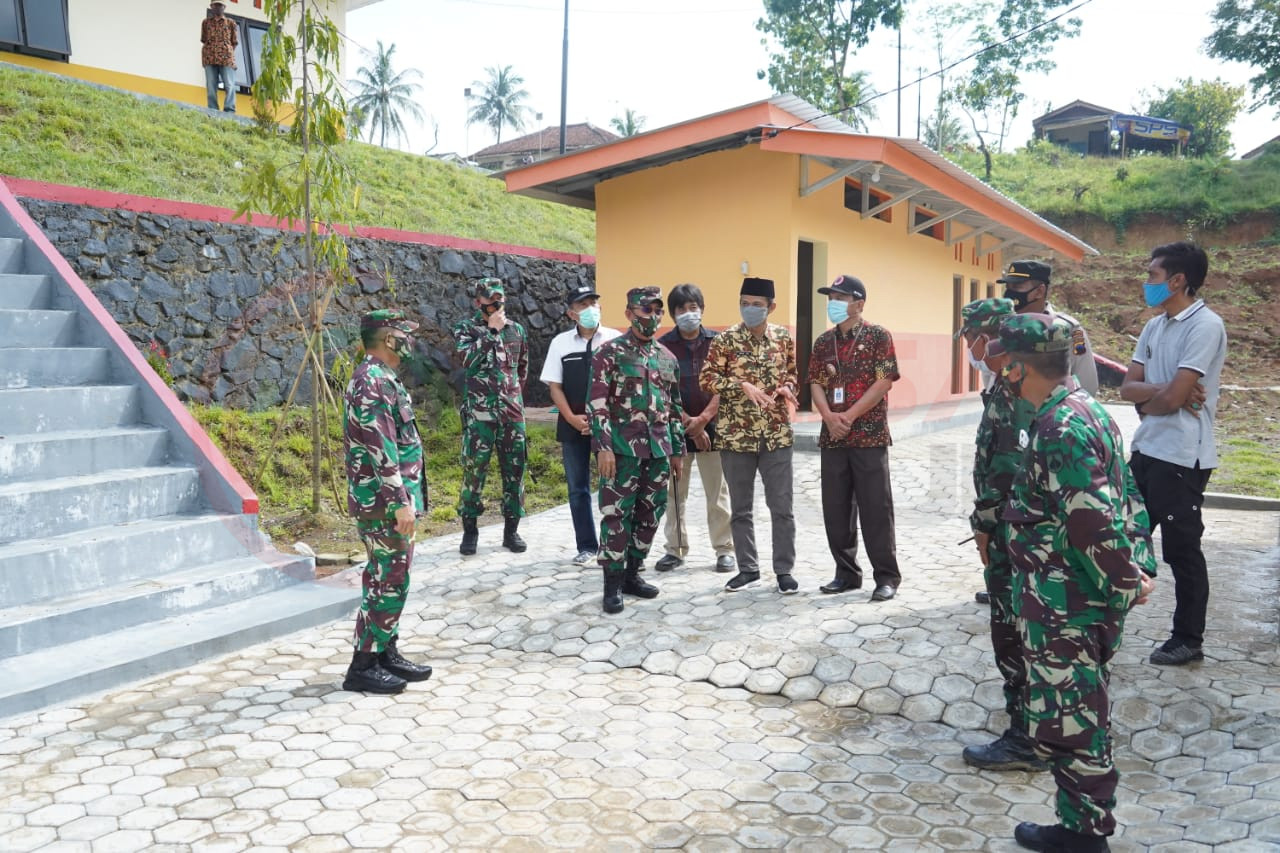 LensaHukum.co.id - IMG 20210127 WA0009 - Pangdam IV/Diponegoro Teken Prasasti Sentra Ekonomi Masyarakat Darmakradenan