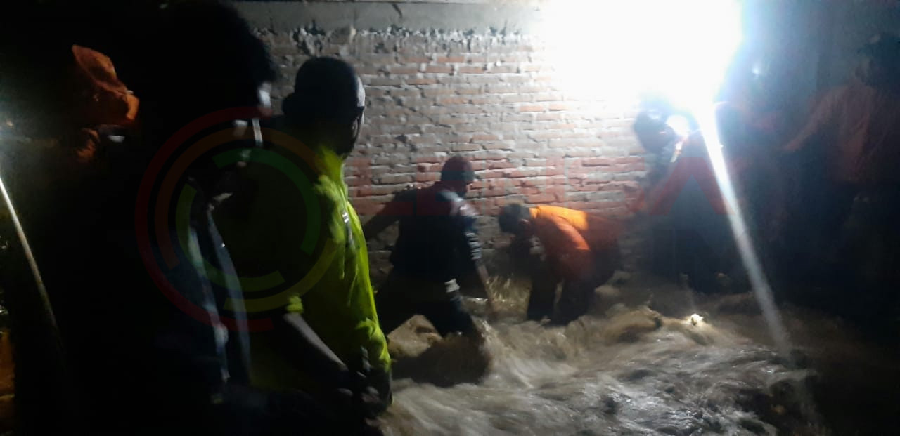 LensaHukum.co.id - IMG 20210128 WA0008 - Sungai Lampahan Meluap Akibatkan Sejumlah Bangunan Rusak