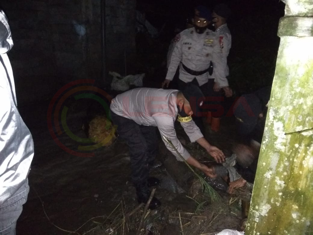 LensaHukum.co.id - IMG 20210128 WA0009 - Sungai Lampahan Meluap Akibatkan Sejumlah Bangunan Rusak