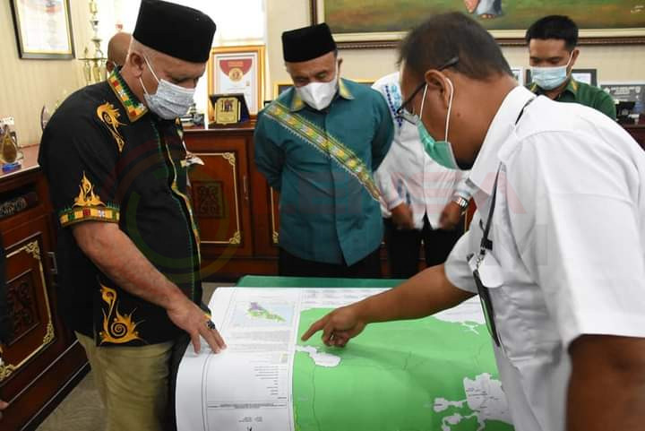 LensaHukum.co.id - IMG 20210128 WA0229 - Gelar Rapat Pembahasan Rencana Trayek Batas Kawasan Hutan, Bupati Minta Kepastian   