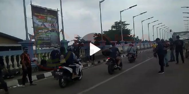 LensaHukum.co.id - Screenshot 20210104 025534 WhatsApp 660x330 - Group Media info Awal Tahun 2021 Bagikan Masker Dalam Rangka Pencegahan covid 19 di Jembatan Merdeka Bekasi - Karawang