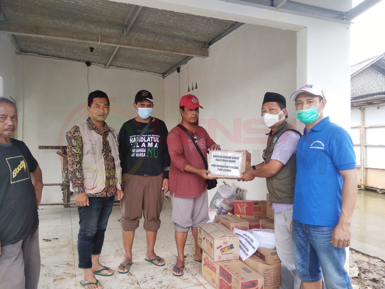 LensaHukum.co.id - IMG 20210212 WA0068 - Nahdatul Ulama (NU) Kabupaten Bekasi Bagikan Sembako Pada Warga Terdampak Korban Banjir Muara Gembong
