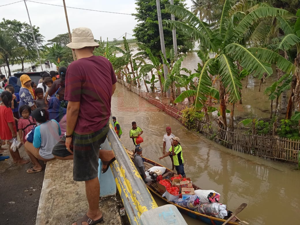 LensaHukum.co.id - IMG 20210226 WA0064 - Media info Sukawangi Berikan Santuan Untuk Korban Banjir