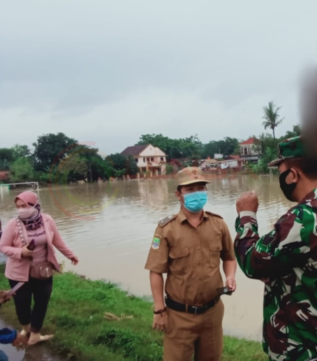 LensaHukum.co.id - Screenshot 20210208 230620 Point Blur - Muspika Kecamatan Kedung Waringin Dan Pemdes Bojong Sari Tongkrongi Warga Yang Terkena Dampak Banjir 