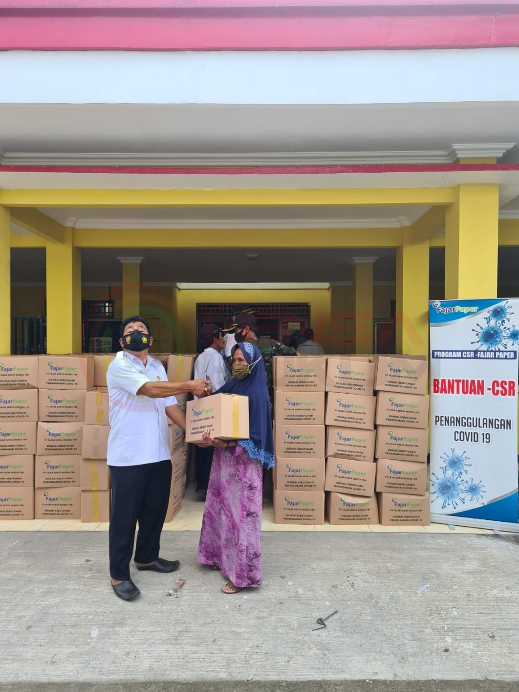 LensaHukum.co.id - Screenshot 20210402 184837 WhatsApp - CSR Fajar Paper Bagikan Bantuan Paket Sembako Untuk Penanggulangan Covid 19 Wilayah Kabupaten Bekasi