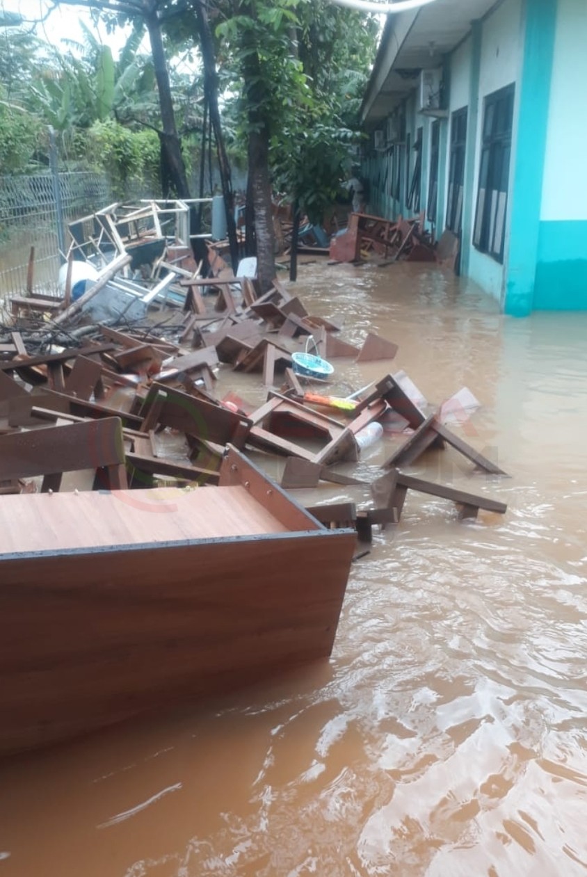 LensaHukum.co.id - Screenshot 20210503 232753 WhatsApp - SMAN 1 Cibitung Kebanjiran, Humas Berharap Bangunan Ditingkat Agar Fasilitas Sekolah Tidak Rusak
