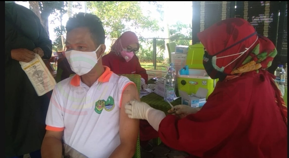 LensaHukum.co.id - Screenshot 20210819 102414 WhatsApp - Vaksinasi Tahap Ke - 2 Desa Pangauban Batujajar Di Sambut Antusias Warga