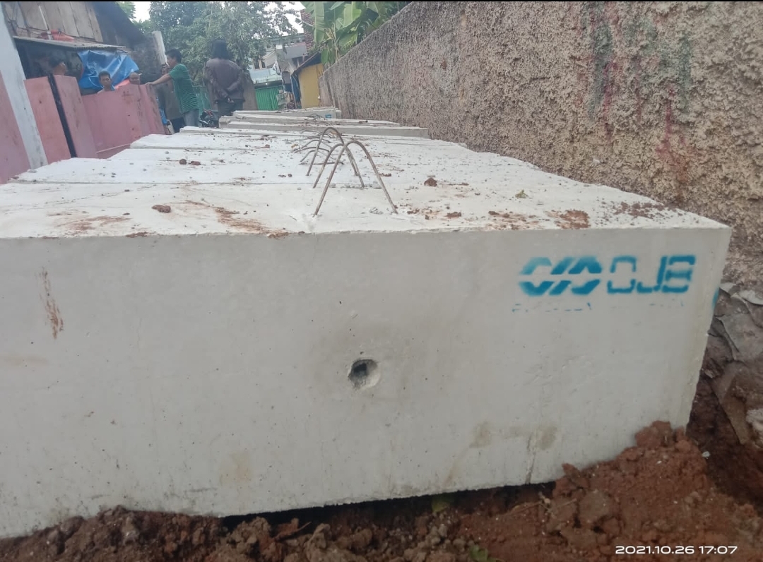 LensaHukum.co.id - Screenshot 20211029 001644 WhatsApp - Proyek Drainase APBD Distarkim Amburadul Asal Jadi Diduga Pemborong, Pengawas Dan Konsultan Main Mata