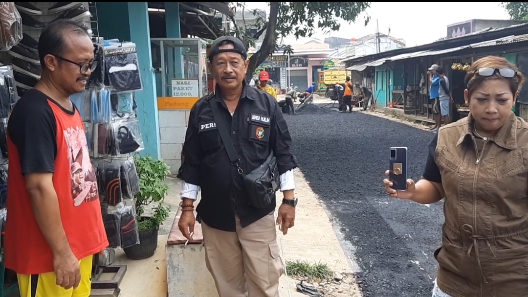 LensaHukum.co.id - Screenshot 20211109 174307 Video Player - Pengaspalan di Pasar Rengas Desa Wanajaya Cibitung Diduga Tidak Sesuai RAB/Spesifikasi